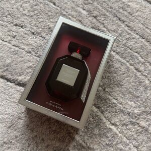 Victoria Secret- bombshell midnight fragrance